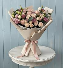 Букет цветов из:  Розы и Лизиантусы в Горноправдинск
