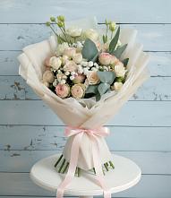 Букет цветов из:  Розы и Лизиантусы в Горноправдинск