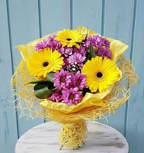 Букет цветов из:  Хризантемы и Герберы в Горноправдинск