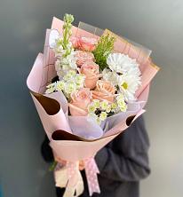 Букет цветов из:  Хризантемы и Розы в Горноправдинск