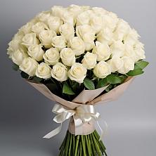 Букет 101 беля роза Белоснежка в Горноправдинск
