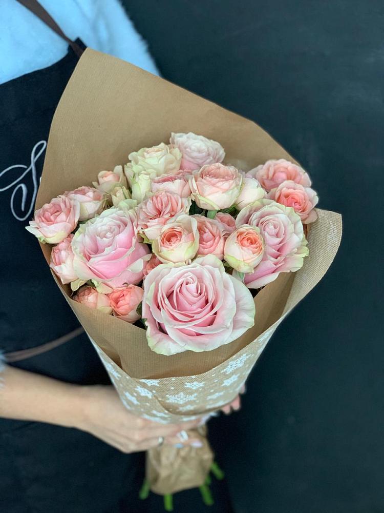 Букет цветов из: Хризантемы и Розы в Горноправдинск