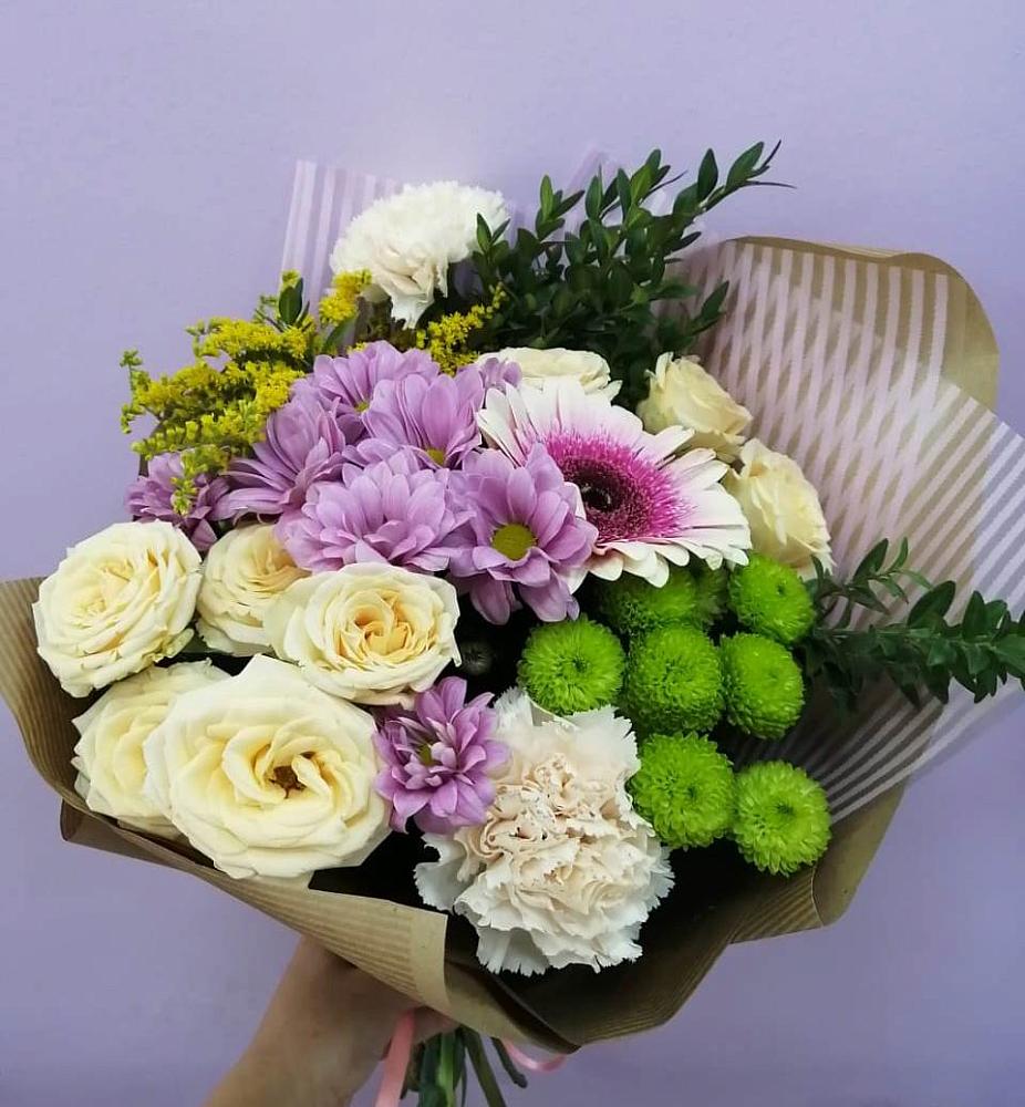 Букет цветов из: Хризантемы, Розы, Гвоздики и Герберы в Горноправдинск