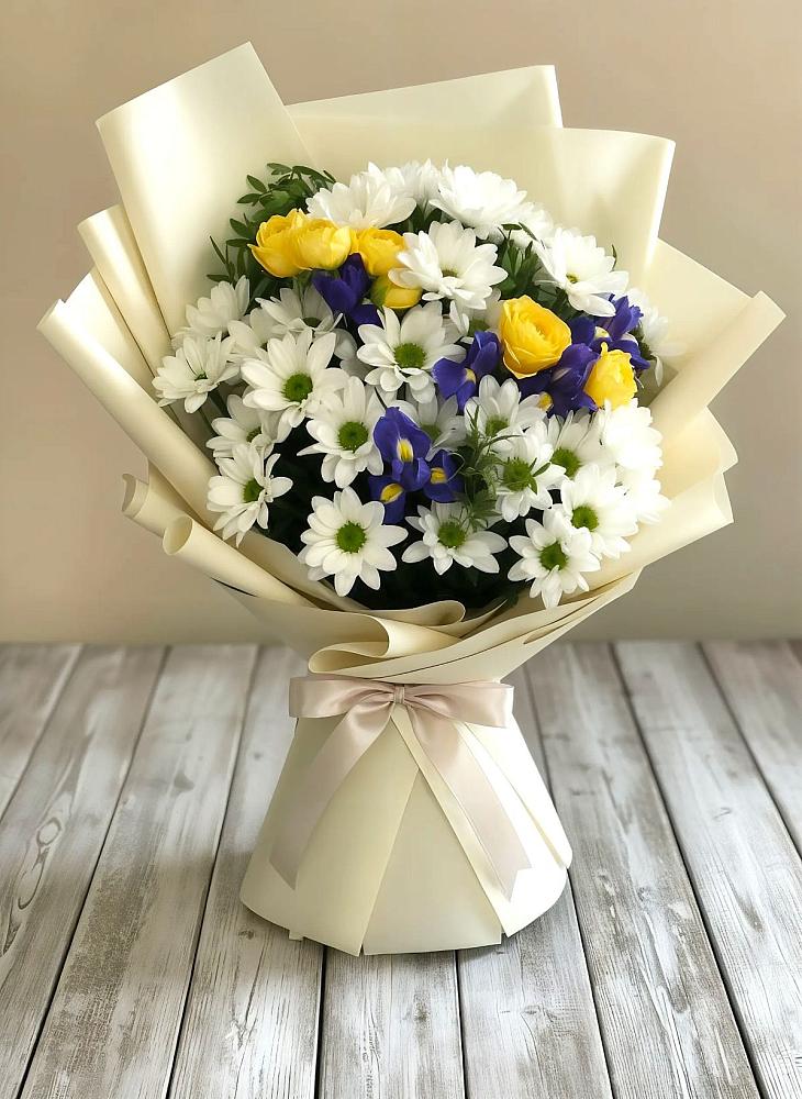 Букет цветов из: Ирисы, Хризантемы и Розы в Горноправдинск