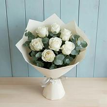 Букет Белые розы в Эвкалипте в Горноправдинск