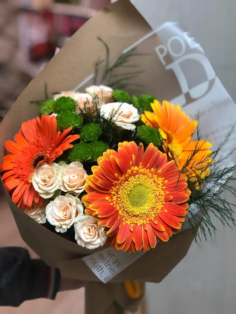 Букет цветов из: Герберы, Хризантемы и Розы в Горноправдинск